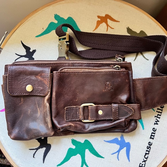 Beautiful Everyday Leather Beltbag - Picture 1 of 3